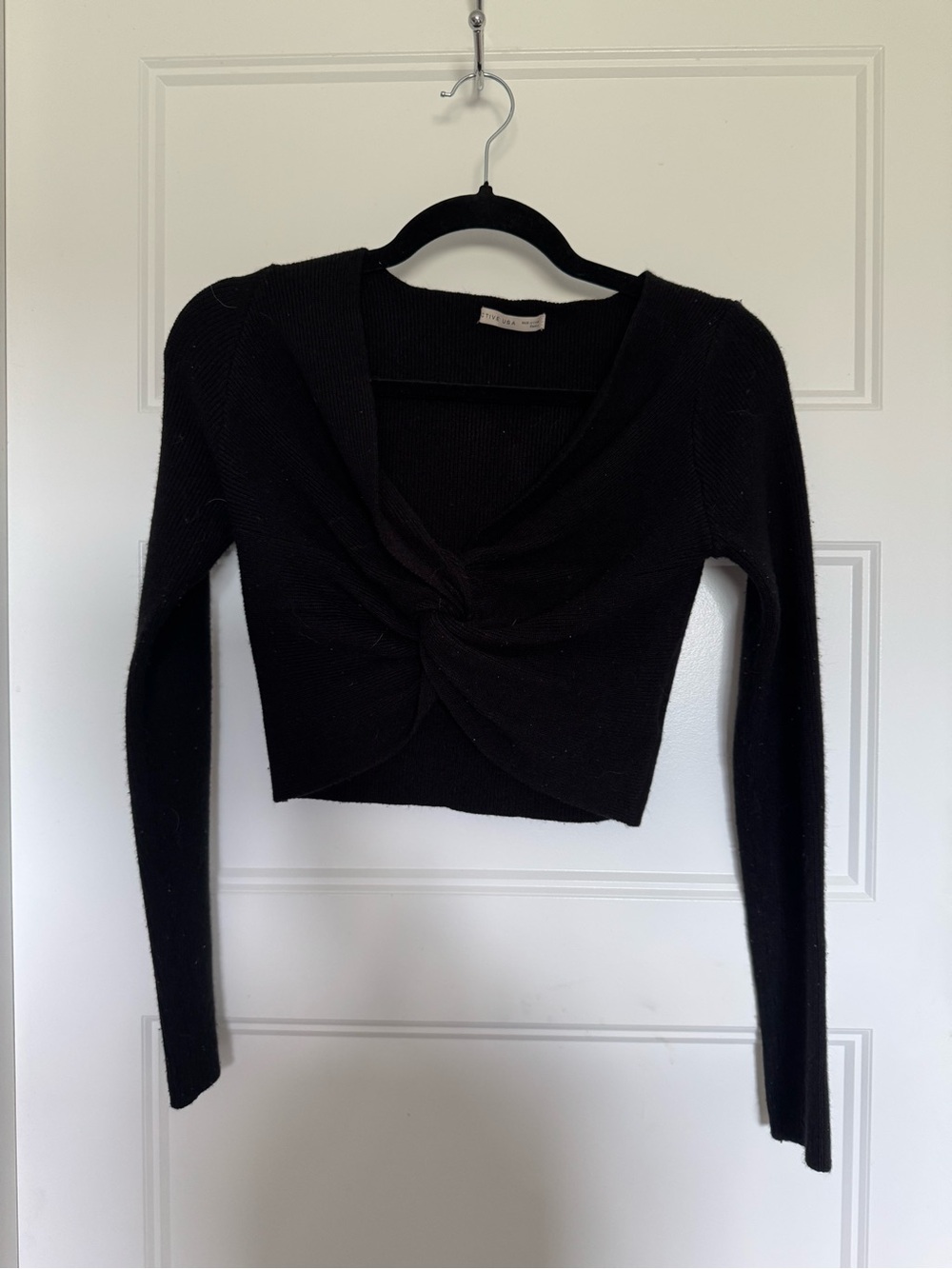 Active USA Black Twist-Knot Long Sleeve Crop Top
